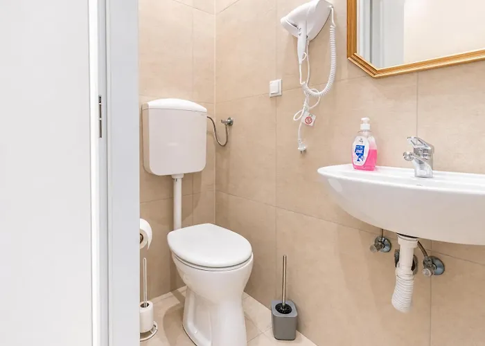 Апартаменти Attractive Near Wiener Stadthalle Відень