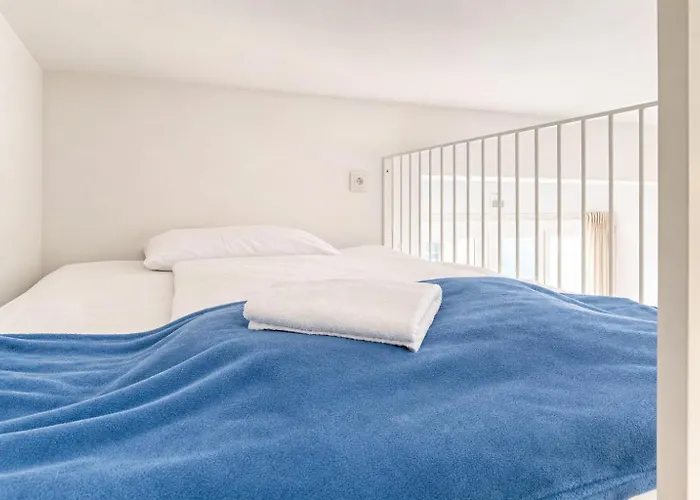 Апартаменти Attractive Near Wiener Stadthalle Відень
